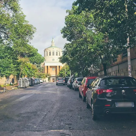 Daneva's * Rome